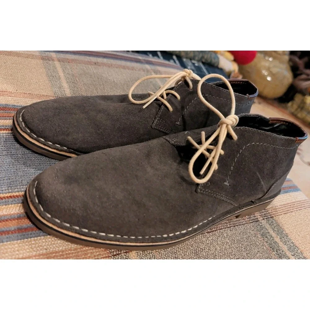 Kenneth Cole Men Size 10.5 M Reaction 'Desert Sun' Gray Suede Chukka Boots